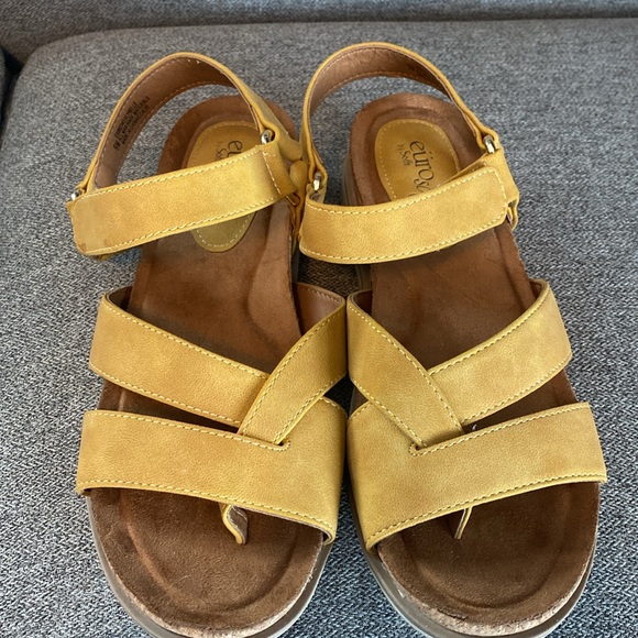 Eurosoft by Sofft Mustard Sandal - Picture 5 of 9